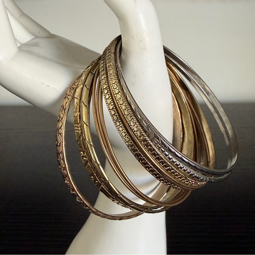 Assorted Bundle of 17 Indian Bracelets - Green, White & Brown, Gold, Silver - Picture 5 of 12